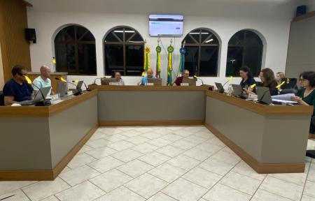Câmara de Cruzeiro do Sul analisa projetos importantes em reuniões de Comissões Permanentes