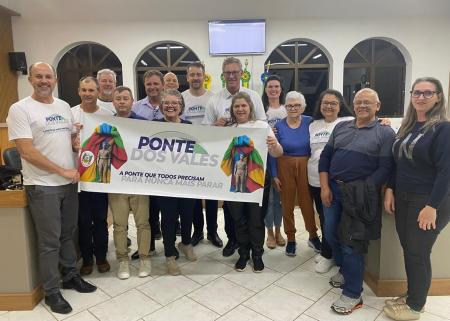 Câmara de Cruzeiro do Sul celebra anúncio da construção da Ponte dos Vales