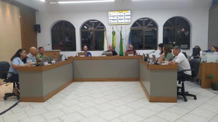 Projetos sobre créditos orçamentários e apoio ao campo são discutidos no Legislativo