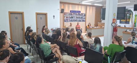 Reunião na Câmara de Vereadores debate temas da educação municipal com comunidade educacional