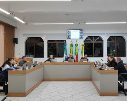 Câmara de Vereadores vota novos projetos de lei em sessão ordinária